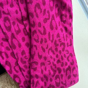 100% cashmere - FEATHERWEIGHT CASHMERE TRAVEL WRAP & scarf Pink leopard